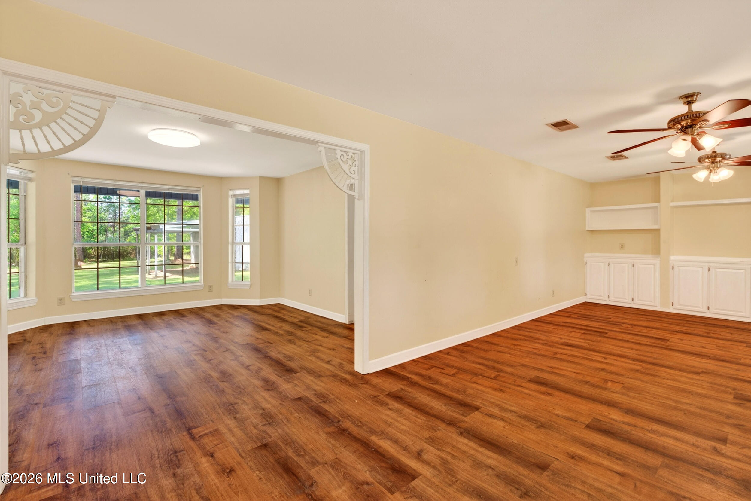 43 Alan Road Carriere, MS 39426 - Photo 10 of 51 17_livingroom_diningroom
