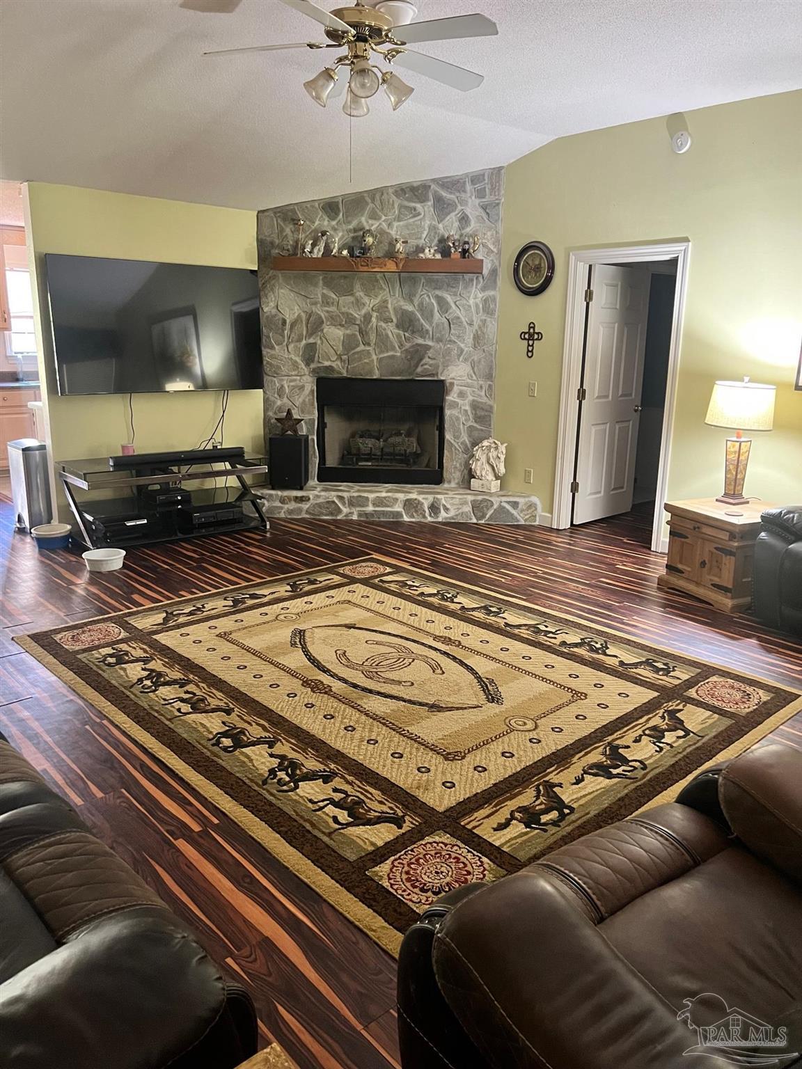 2442 Lawrence Cooley Road Milton, FL 32570 - Photo 5 of 48