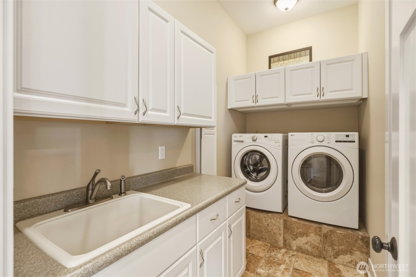 167 Rawhide Road Walla Walla, WA 99362 - Photo 20 of 40 a utility room with sink dryer and washer