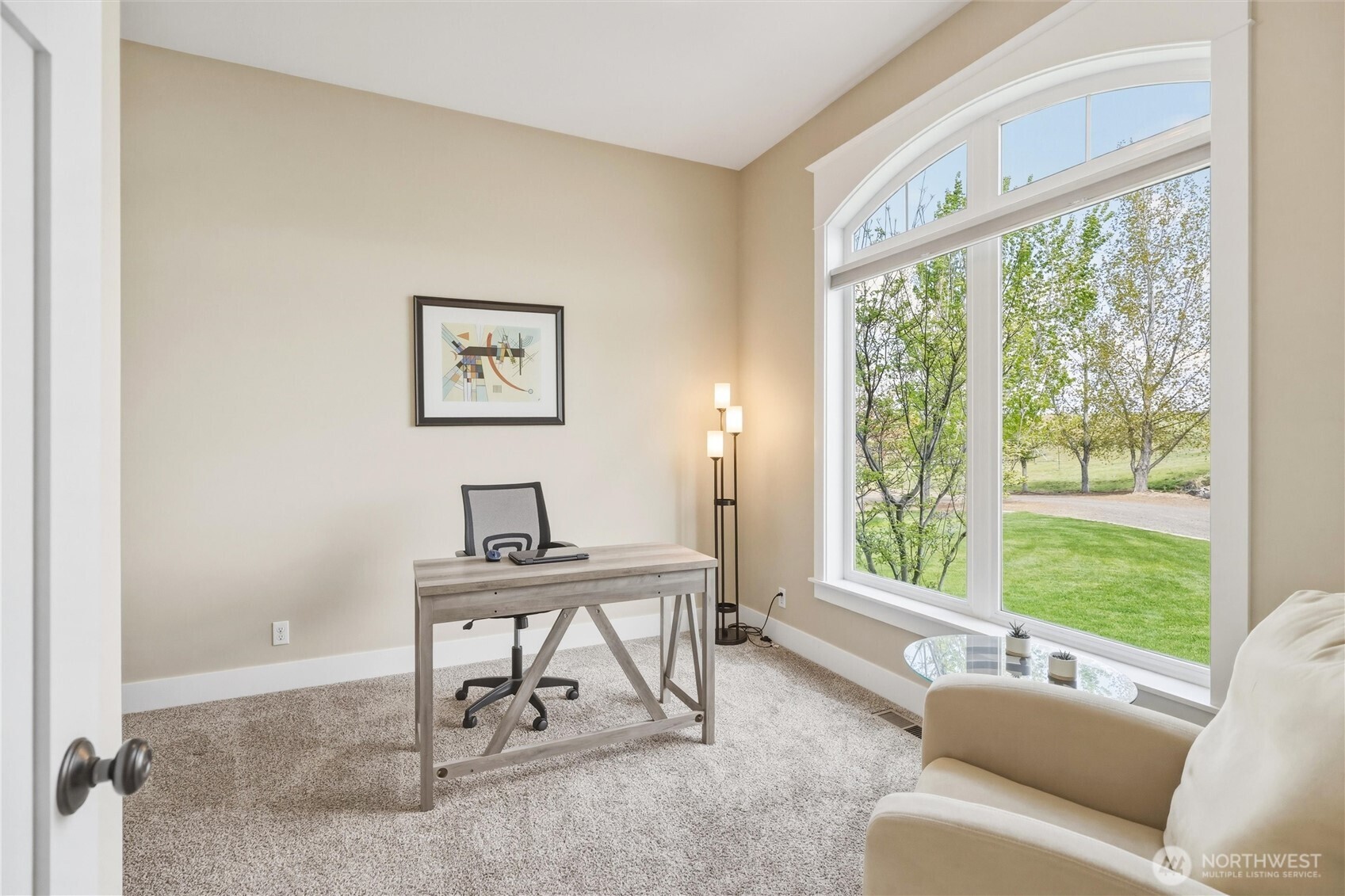 167 Rawhide Road Walla Walla, WA 99362 - Photo 5 of 40 a view of a livingroom with furniture and a window