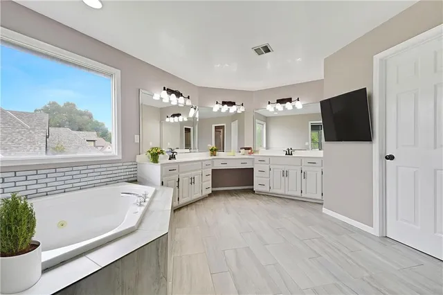 $410,000 | 6700 North Charleston Drive, Kansas City, MO 64119