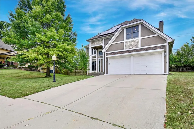 $410,000 | 6700 North Charleston Drive, Kansas City, MO 64119