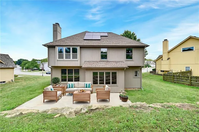 $410,000 | 6700 North Charleston Drive, Kansas City, MO 64119