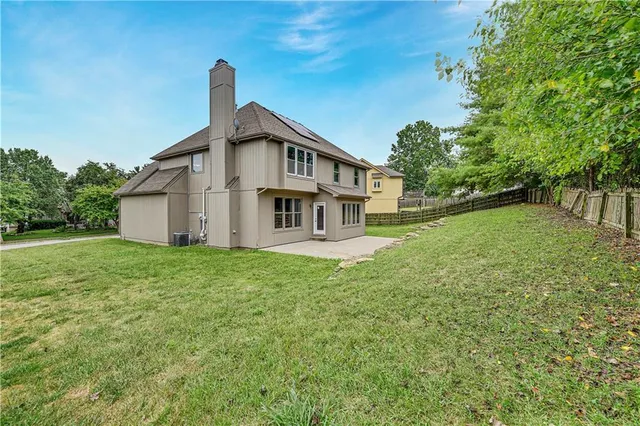 $410,000 | 6700 North Charleston Drive, Kansas City, MO 64119