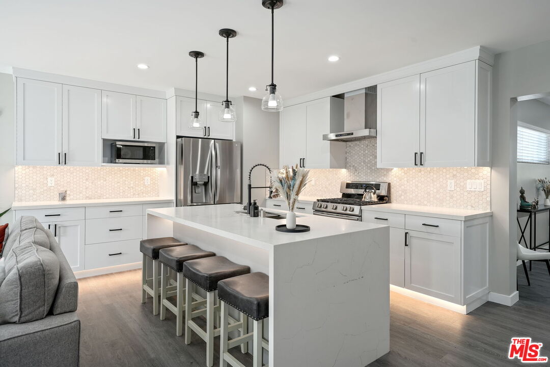 2705 182nd Place Redondo Beach, CA 90278 - Photo 4 of 13