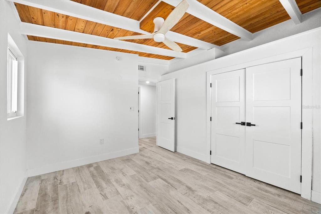 8234 Midnight Pass Road Sarasota, FL 34242 - Photo 17 of 98