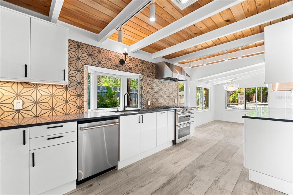 8234 Midnight Pass Road Sarasota, FL 34242 - Photo 21 of 98