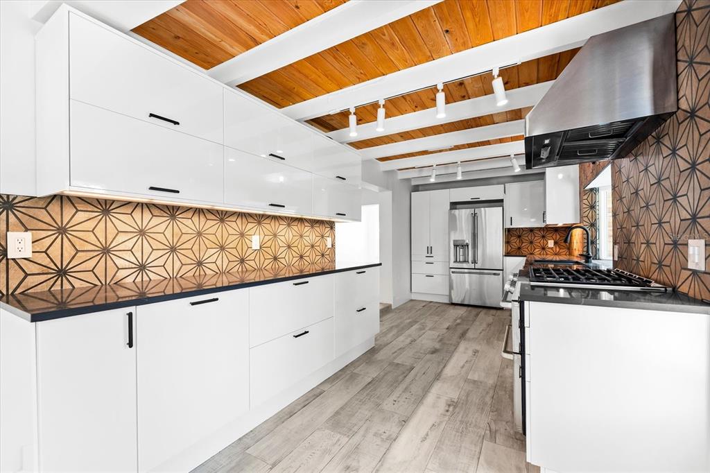 8234 Midnight Pass Road Sarasota, FL 34242 - Photo 22 of 98