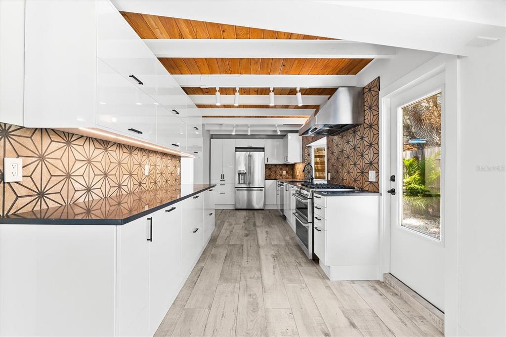 8234 Midnight Pass Road Sarasota, FL 34242 - Photo 26 of 98