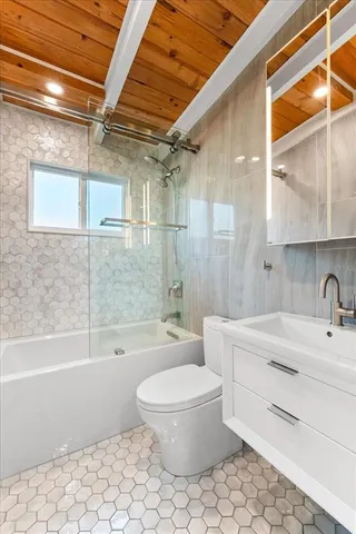 $1,100,000 | 8234 Midnight Pass Road, Sarasota, FL 34242