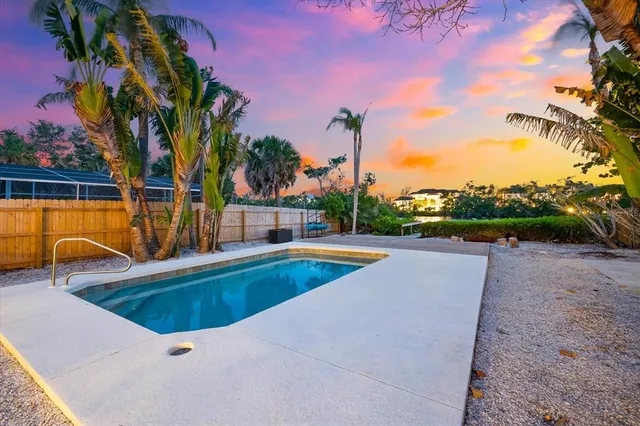 $1,100,000 | 8234 Midnight Pass Road, Sarasota, FL 34242