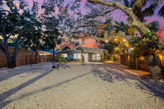 $1,100,000 | 8234 Midnight Pass Road, Sarasota, FL 34242