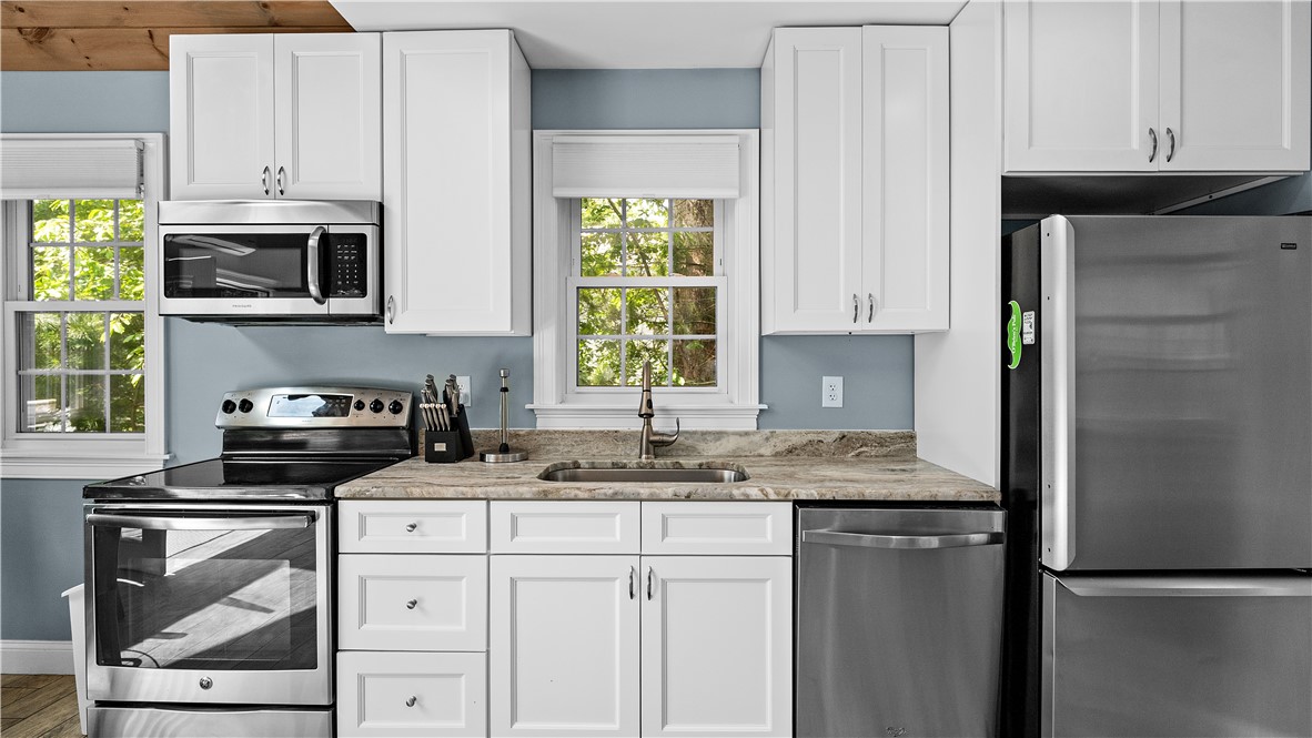 110 Vine Street Coventry, RI 02816 - Photo 9 of 21