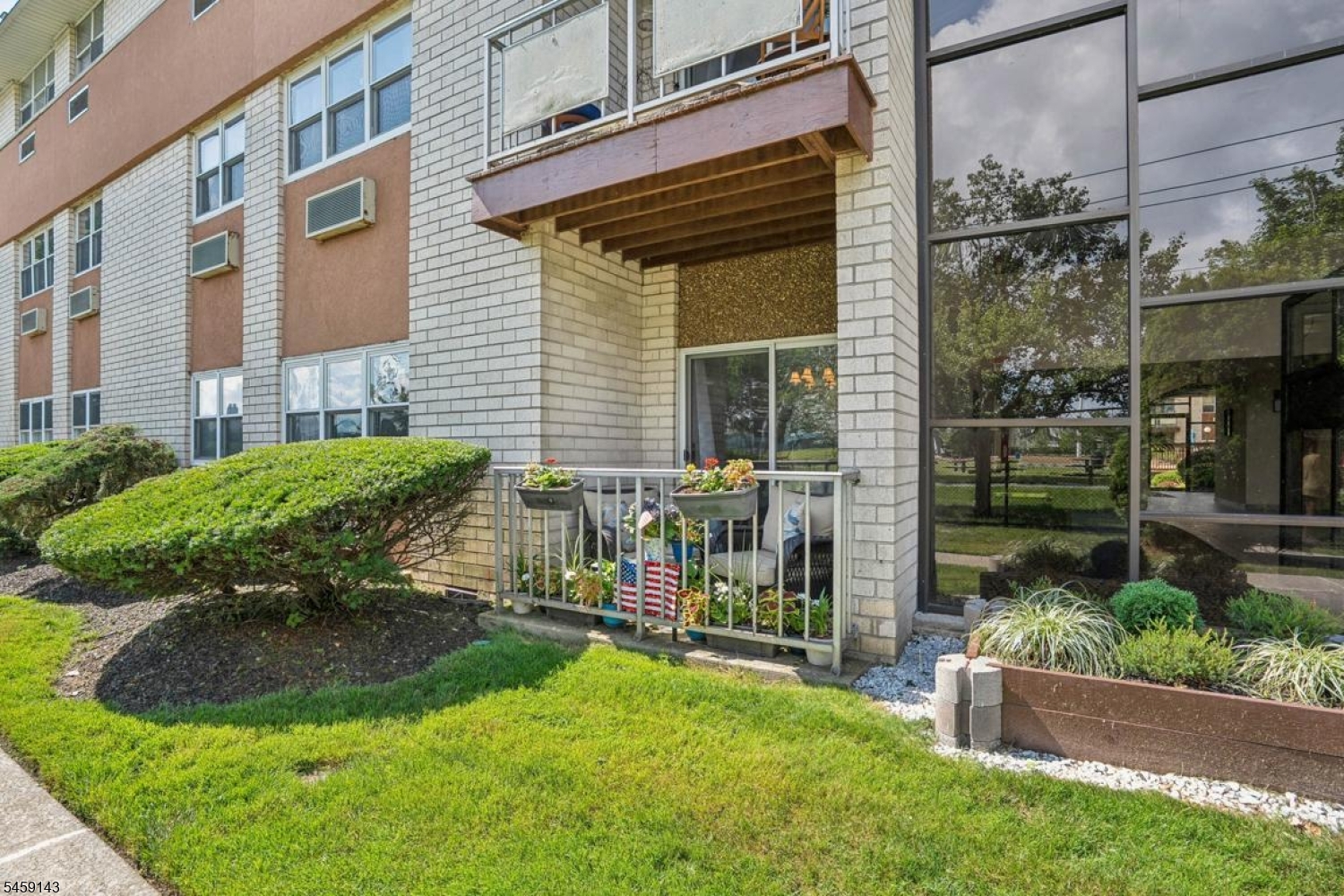 1111 River Road, Unit G10 Edgewater, NJ 07020 - Photo 1 of 17 Gallery Image 1