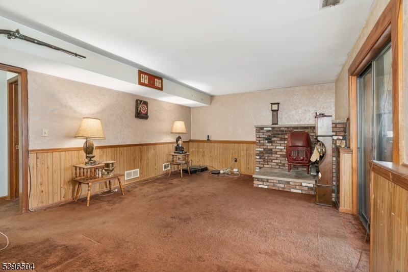 10 Red Oak Way Bridgewater, NJ 08807 - Photo 18 of 30 a view of a living room