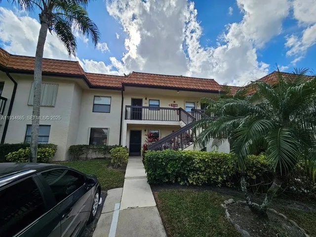 $70,000 | 7118 Golf Colony Court, Unit 103, Lake Worth, FL 33467