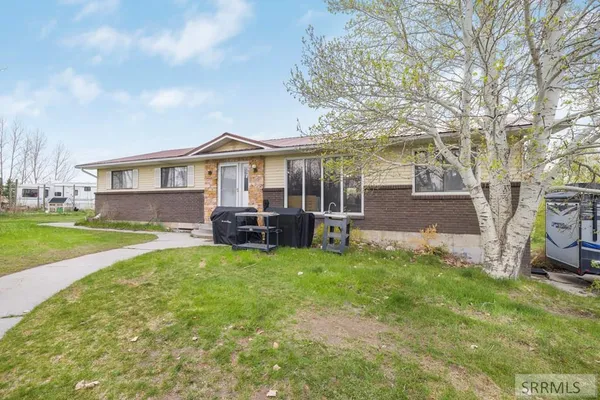 $2,100 | 4671 North 495 West, Rexburg, ID 83440