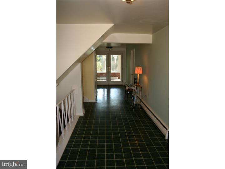 192 Mansion Road Newtown Square, PA 19073 - Photo 14 of 22 Foyer