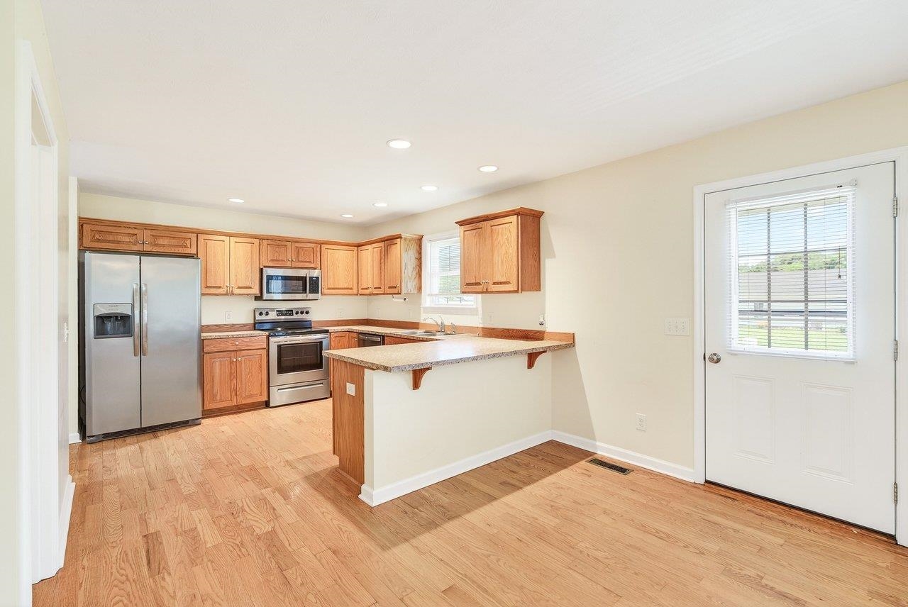 106 7th Street Grottoes, VA 24441 - Photo 16 of 46
