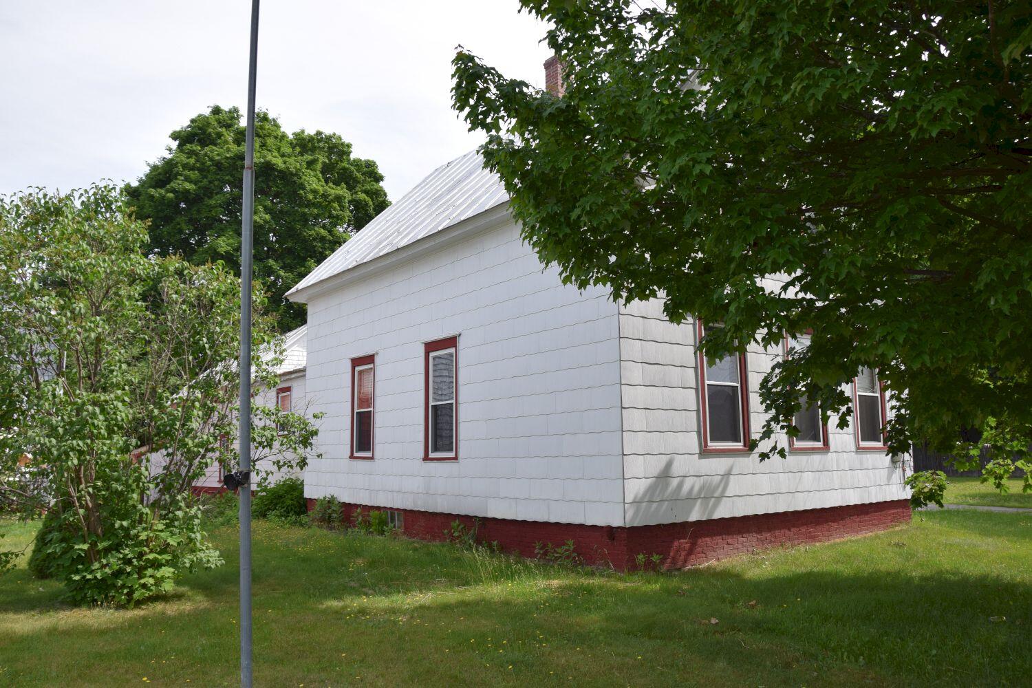 13 Bean Street Madison, ME 04950 - Photo 3 of 24 DSC_0004