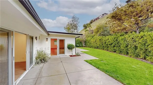 $2,595,000 | 3119 Mesa Verde Drive, Burbank, CA 91504