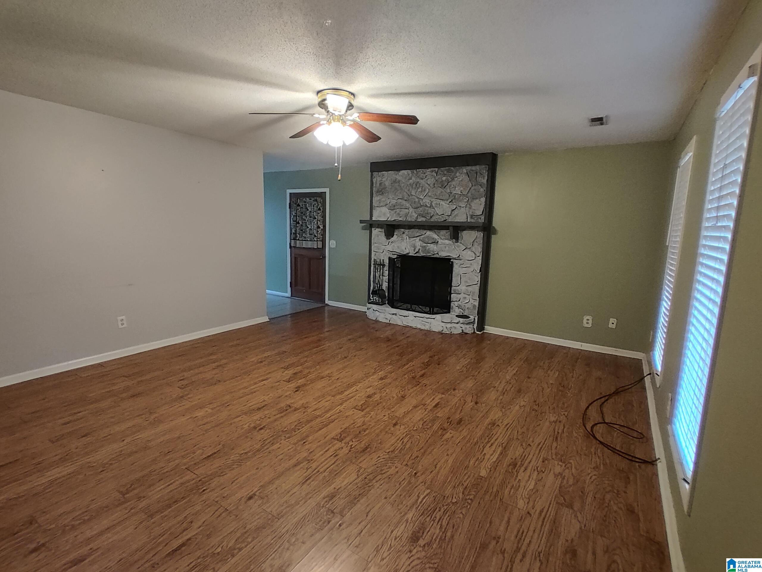 325 Fran Drive Alabaster, AL 35007 - Photo 4 of 18