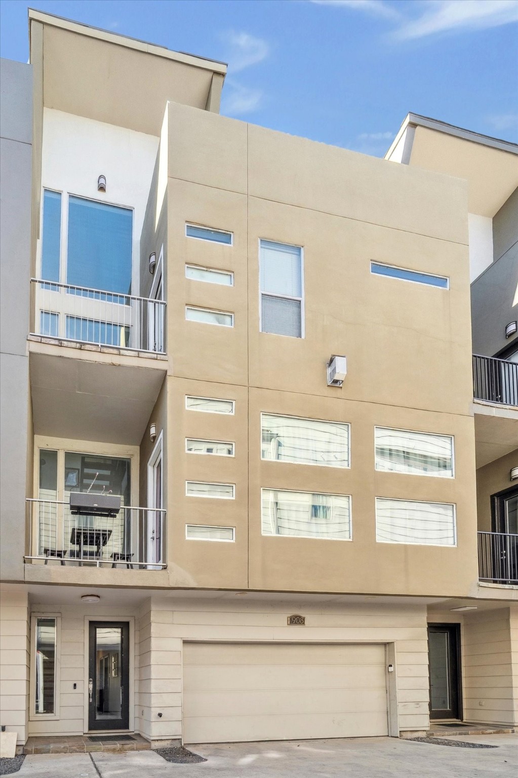 908 Hutchins Street Houston, TX 77003 - Photo 2 of 28