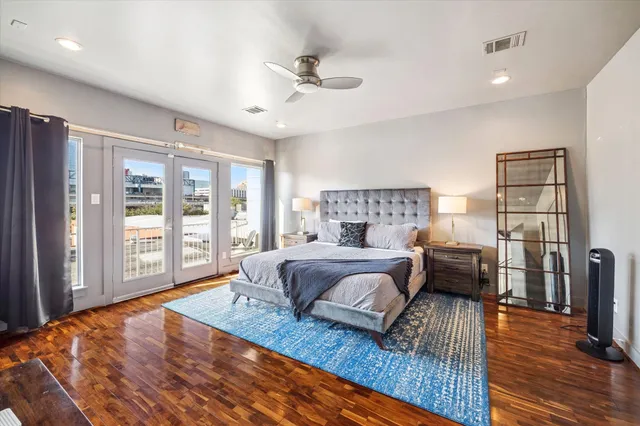 $490,000 | 908 Hutchins Street, Houston, TX 77003