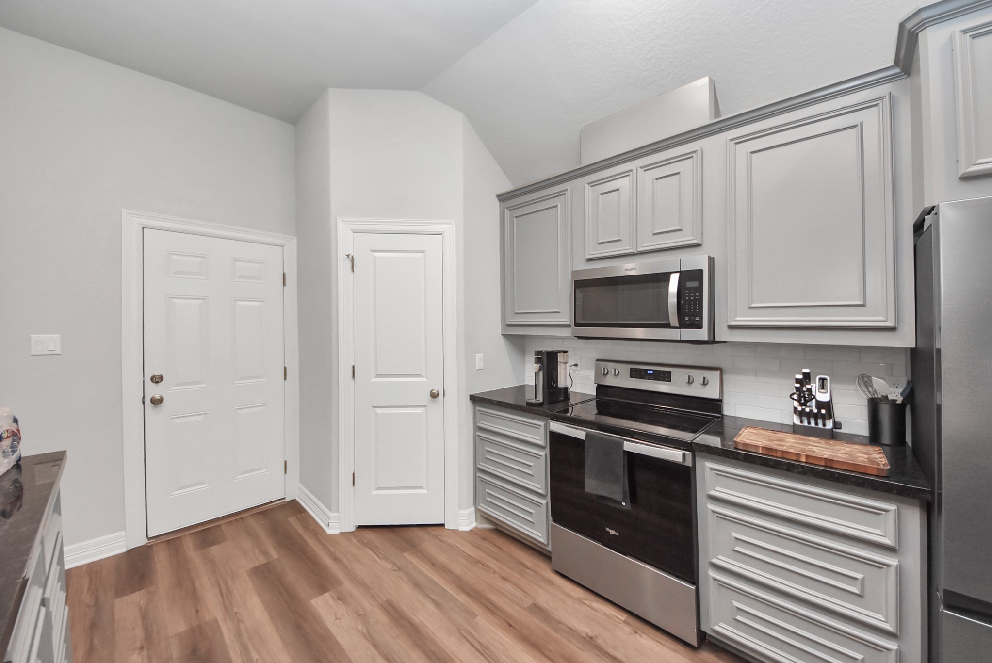 1023 South Anderson Street Angleton, TX 77515 - Photo 6 of 24 Kitchen