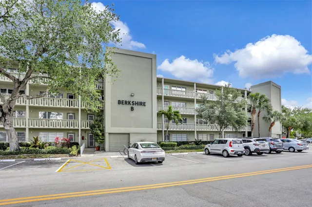 $110,000 | 3028 Berkshire East, Deerfield Beach, FL 33442
