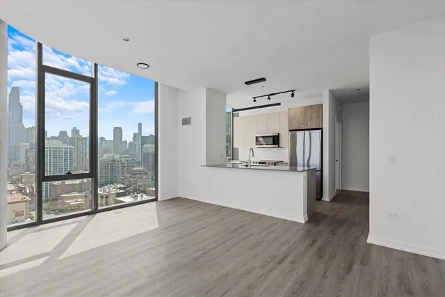 $3,899 | 808 North Cleveland Avenue, Unit 2101, Chicago, IL 60610