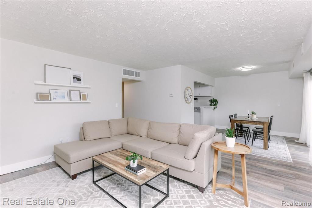 1665 Riverside Drive, Unit 12 Rochester Hills, MI 48309 - Photo 6 of 26