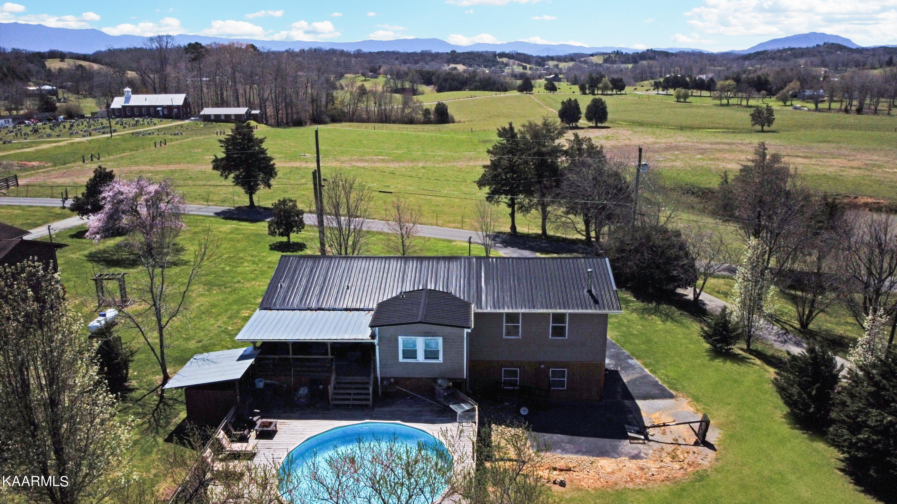 1509 Floyd Road Sevierville, TN 37876 - Photo 20 of 23 856ba5abe64cb75f2c59135cdb440f735eeeed31