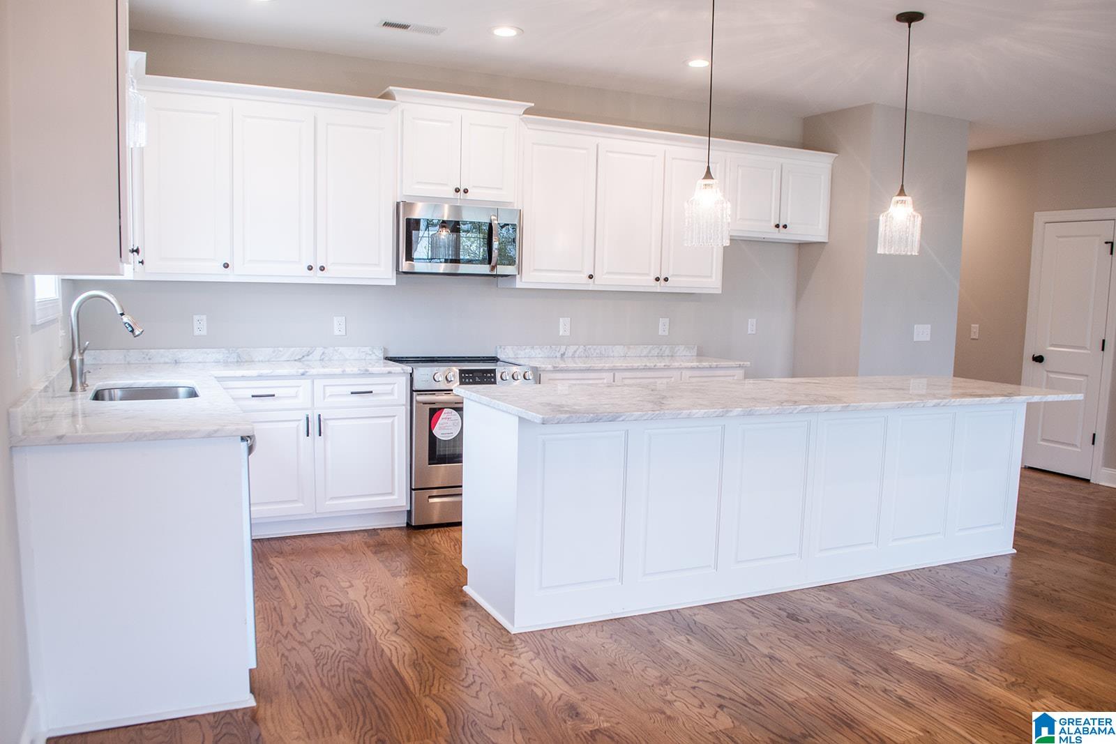 224 Shoreline View Talladega, AL 35160 - Photo 11 of 46