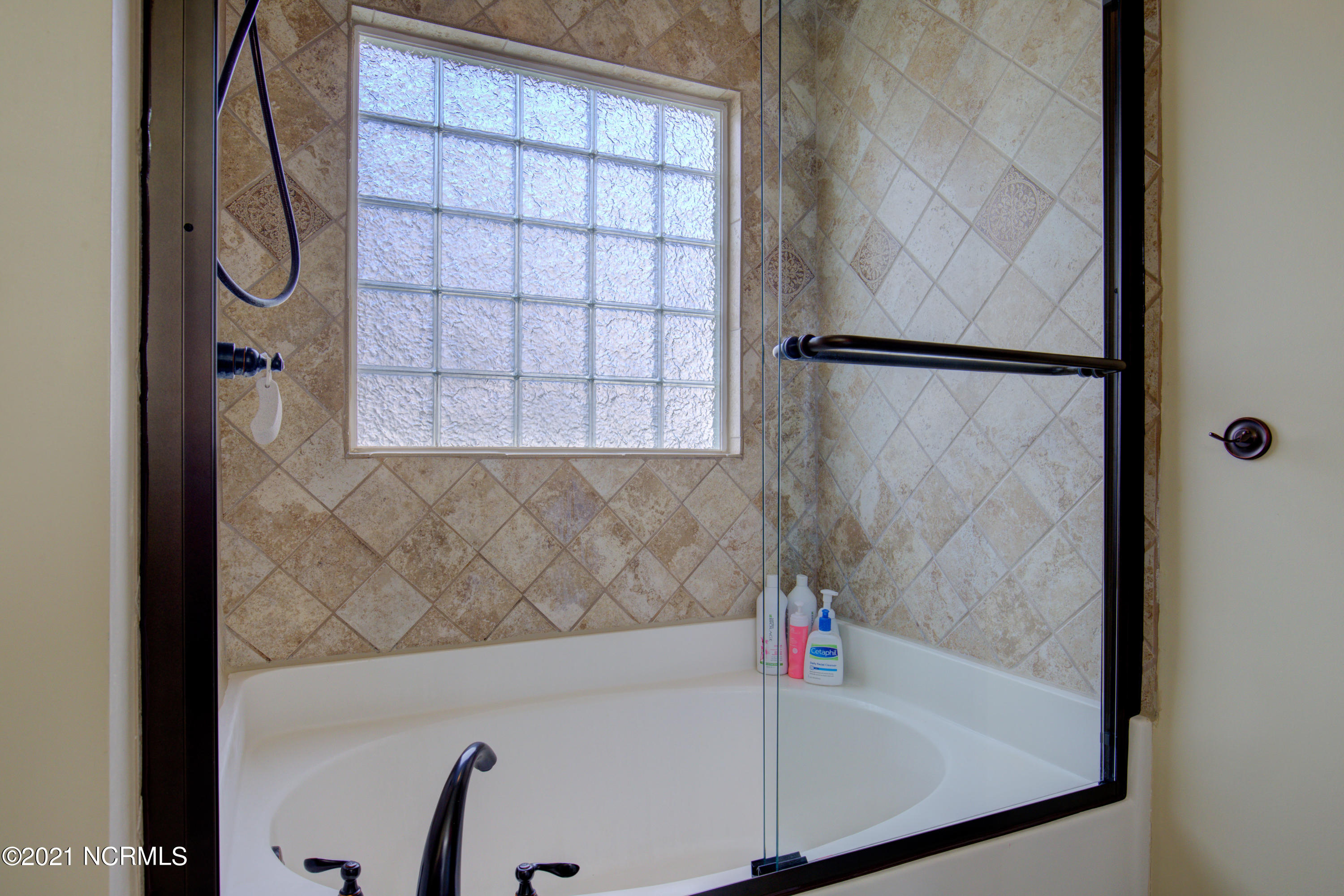 307 Dapper Dan Drive Sneads Ferry, NC 28460 - Photo 15 of 35 307 Dapper Dan - Interiors_10