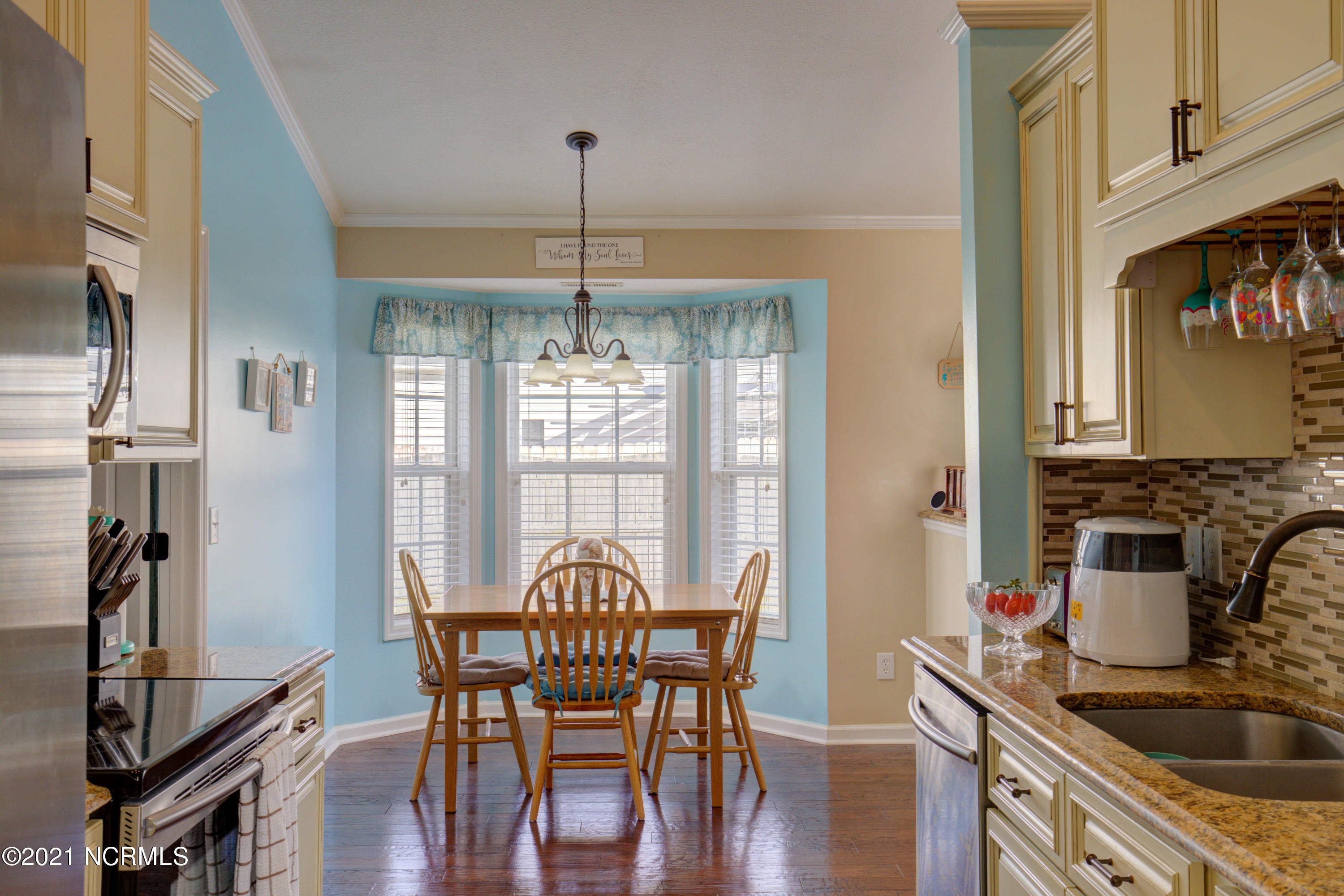 307 Dapper Dan Drive Sneads Ferry, NC 28460 - Photo 6 of 35 307 Dapper Dan - Interiors_8