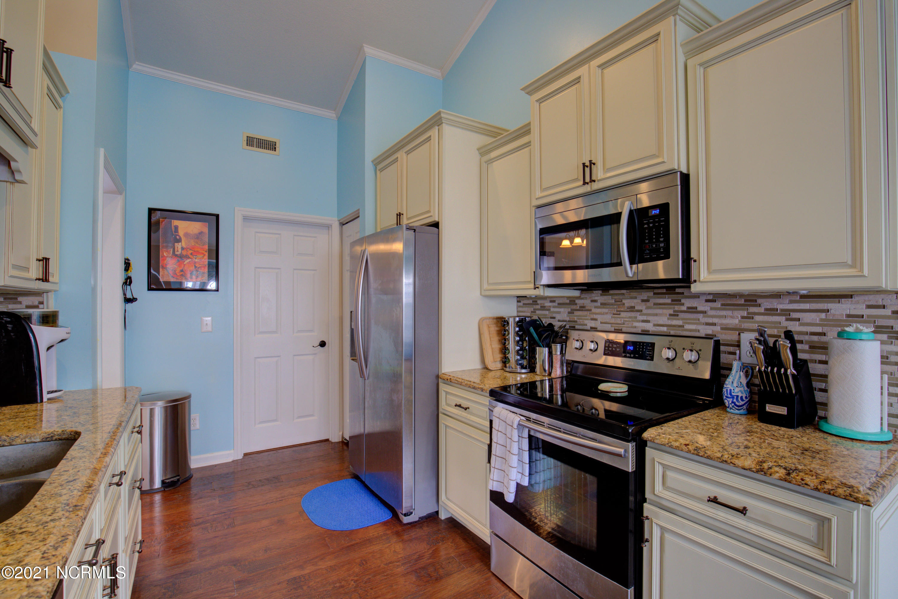 307 Dapper Dan Drive Sneads Ferry, NC 28460 - Photo 8 of 35 307 Dapper Dan - Interiors_17