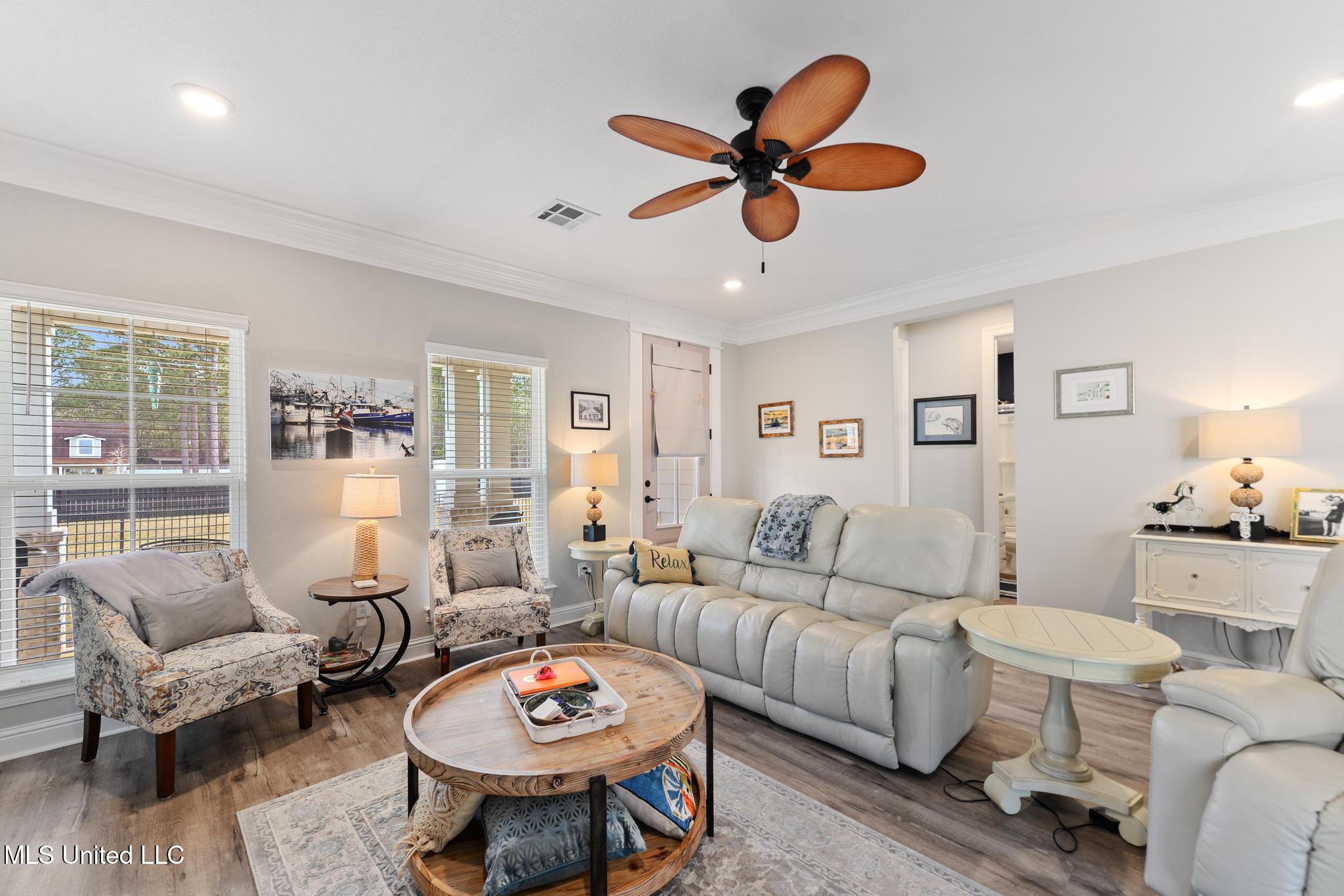 114 Everly Circle Ocean Springs, MS 39564 - Photo 7 of 24 Living Room