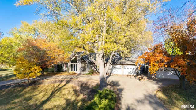 $346,890 | 7266 Granada Drive, Delavan, IL 61734