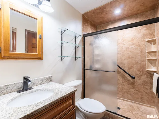 $346,890 | 7266 Granada Drive, Delavan, IL 61734