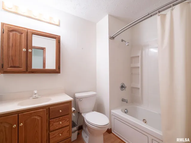 $346,890 | 7266 Granada Drive, Delavan, IL 61734