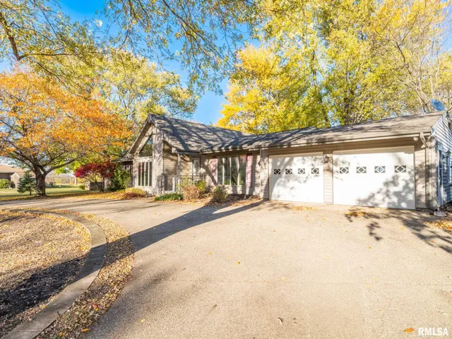 $346,890 | 7266 Granada Drive, Delavan, IL 61734