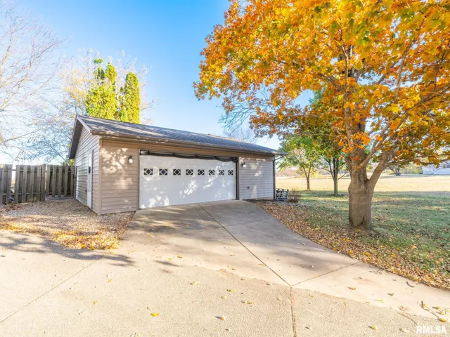 $346,890 | 7266 Granada Drive, Delavan, IL 61734