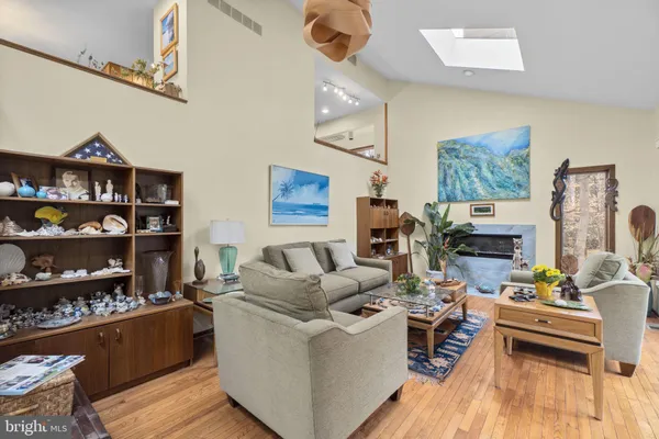 $950,000 | 7314 Meadow Wood Way, Clarksville, MD 21029