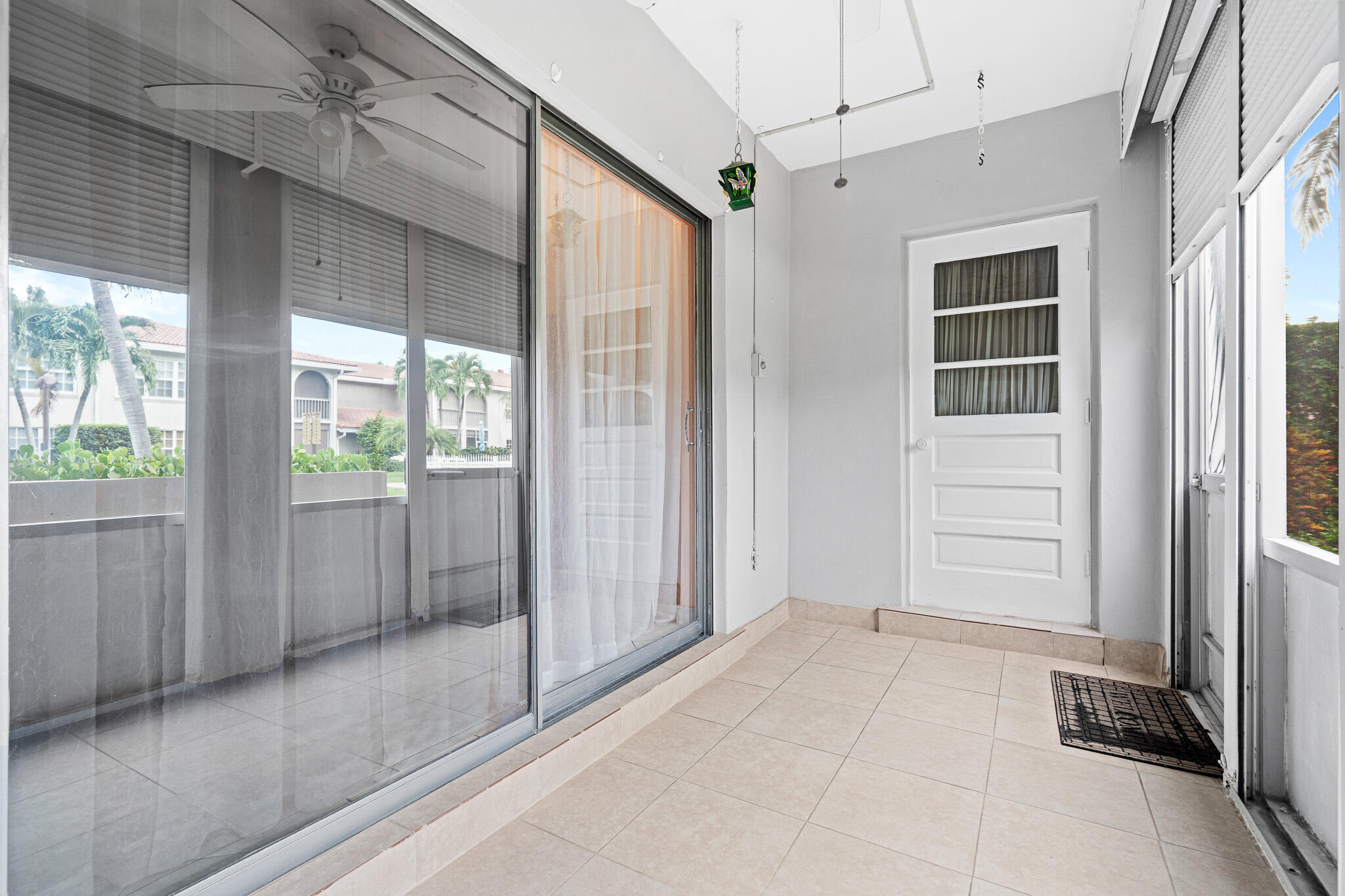 250 Northeast 20th Street, Unit 1290 Boca Raton, FL 33431 - Photo 25 of 41 a view of an empty room with a window