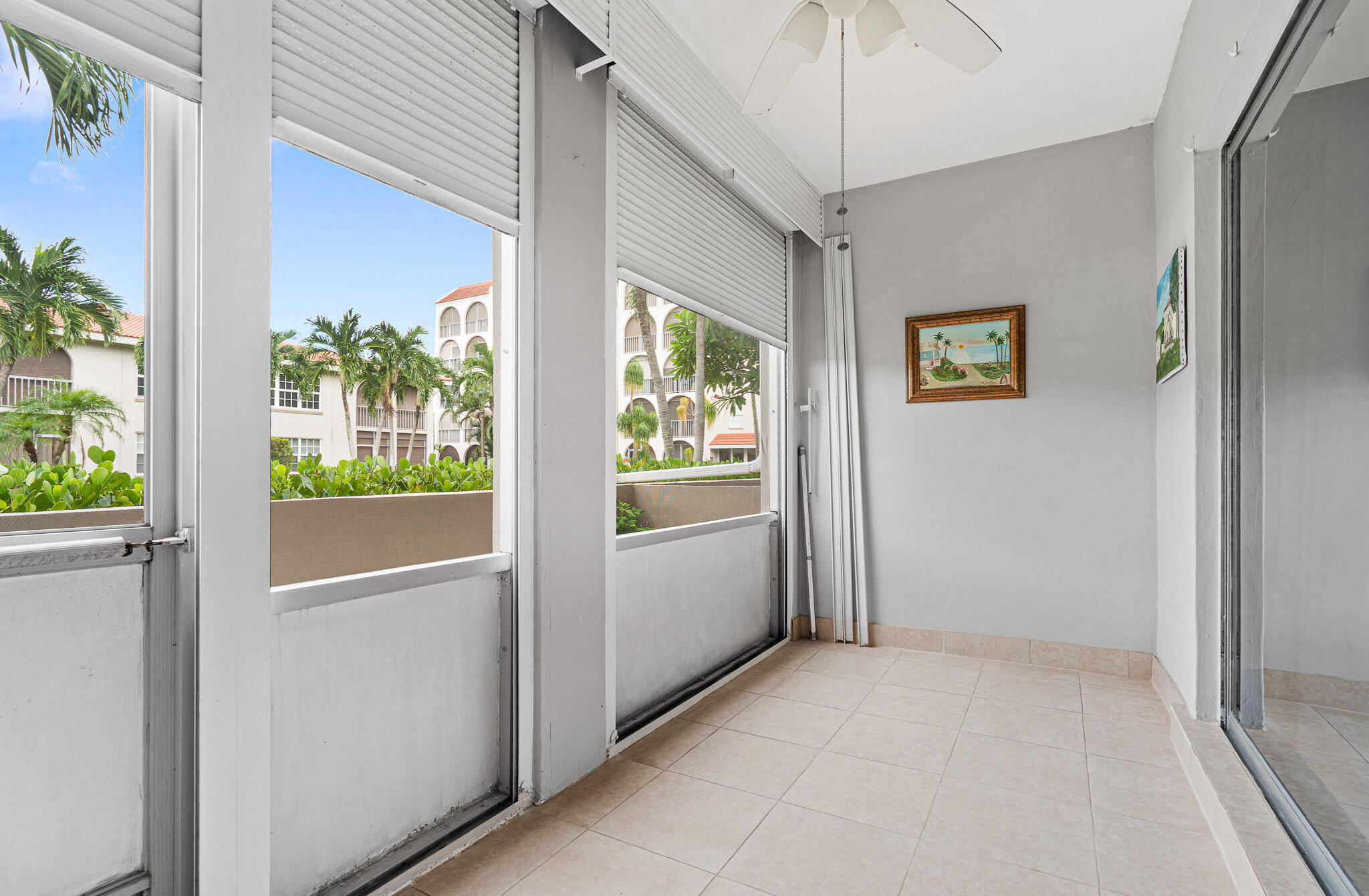 250 Northeast 20th Street, Unit 1290 Boca Raton, FL 33431 - Photo 26 of 41 a view of an entryway with window