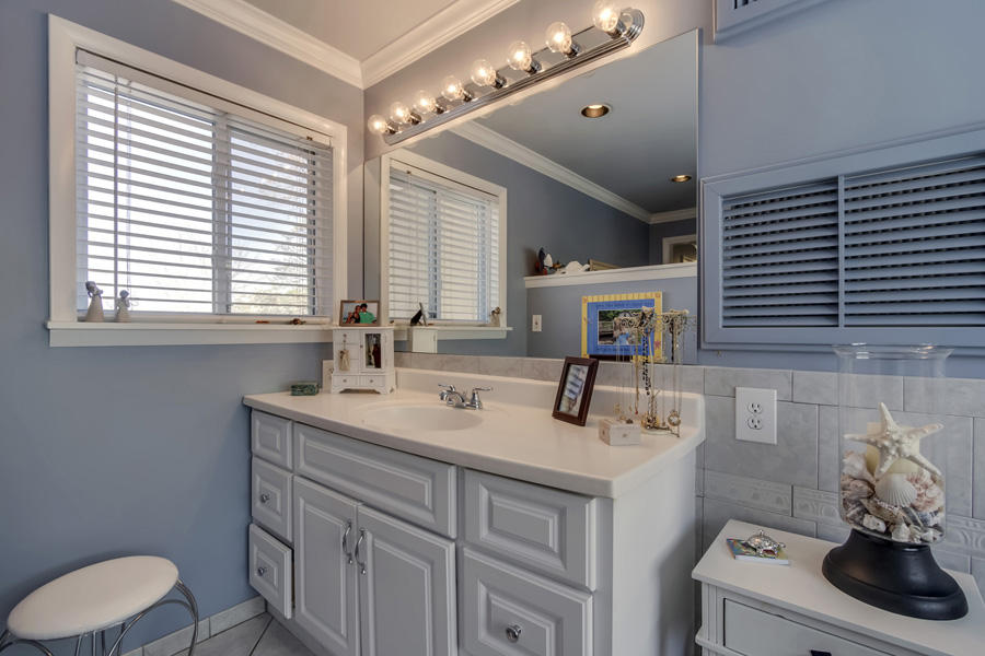 1111 Brooksview Road Lenoir City, TN 37772 - Photo 22 of 39 25_BrooksviewRoad_1111_MasterBath2_02