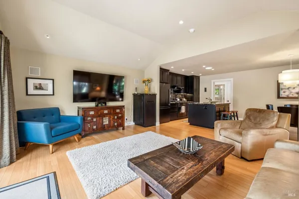$895,000 | 3055 Myrtledale Road, Calistoga, CA 94515