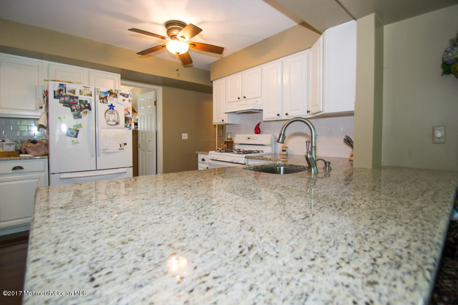 58 Newtons Corner Road Howell, NJ 07731 - Photo 7 of 25 Breakfast Bar