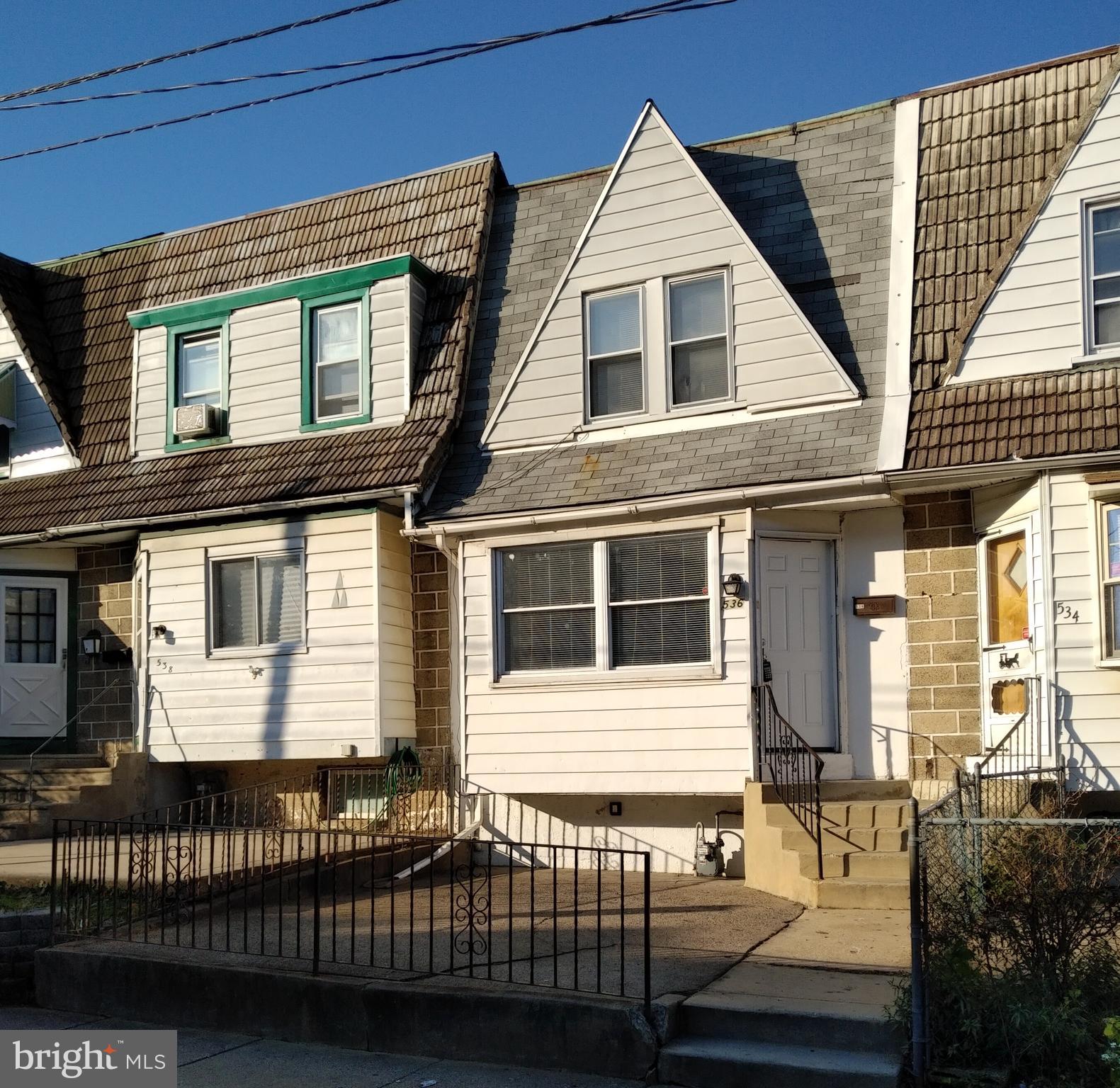 536 Hampden Road Upper Darby, PA 19082 - Photo 2 of 17 Front with large Patio